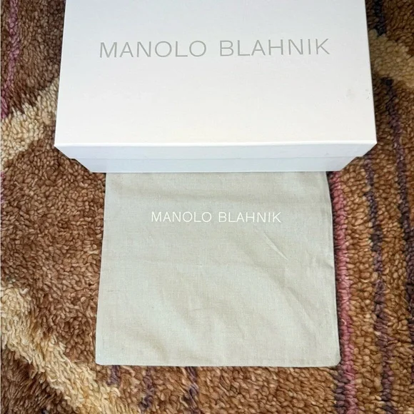 Manolo Blahnik BB Pumps - Picture 4 of 10